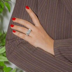 Bague MAUBOUSSIN "Belle De Jour" En Or Blanc, Nacre Et Diamants 10 Bague MAUBOUSSIN "Belle De Jour" En Or Blanc, Nacre Et Diamants -Castafiore Boutique bague mauboussin belle de jour en or blanc nacre et diamants 307311