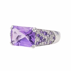Bague MAUBOUSSIN "Ma Princesse D'amour" En Or Blanc Et Améthyste -Castafiore Boutique bague mauboussin ma princesse damour en or blanc et amethyste 5984346