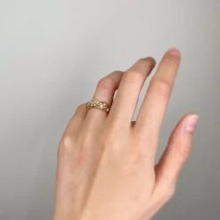 Bague Torsadée En Or Jaune Et Diamants -Castafiore Boutique bague or diamants 888910