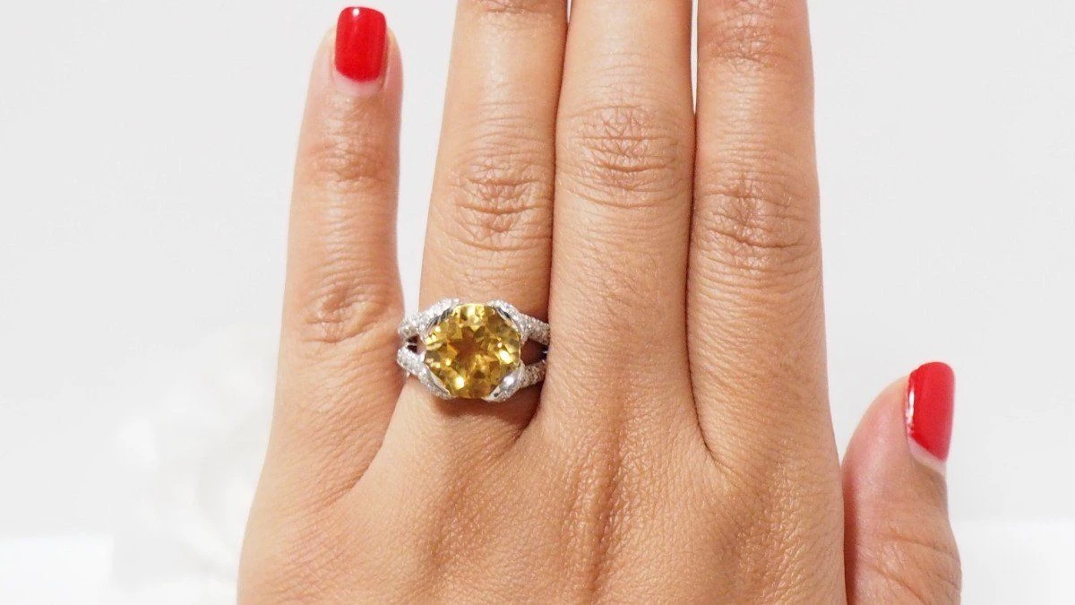 Bague Pavage En Or Blanc Et Citrine 2 Bague Pavage En Or Blanc Et Citrine – Image 2