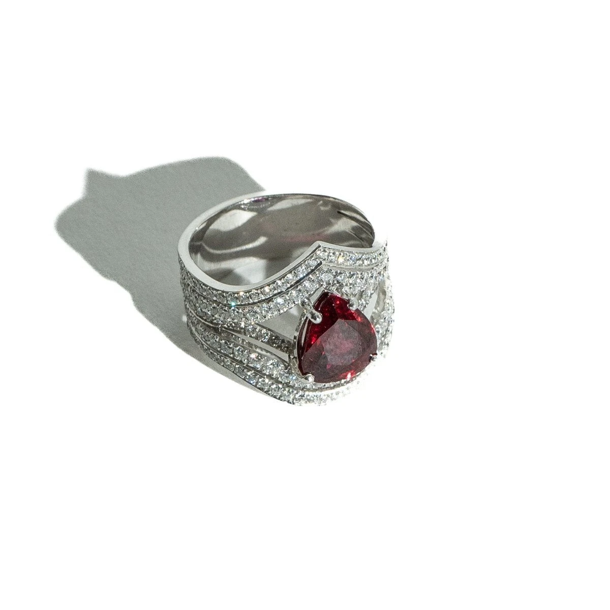 Bague Pavée Diamants En Or Blanc Et Rubis 7 Bague Pavée Diamants En Or Blanc Et Rubis – Image 7