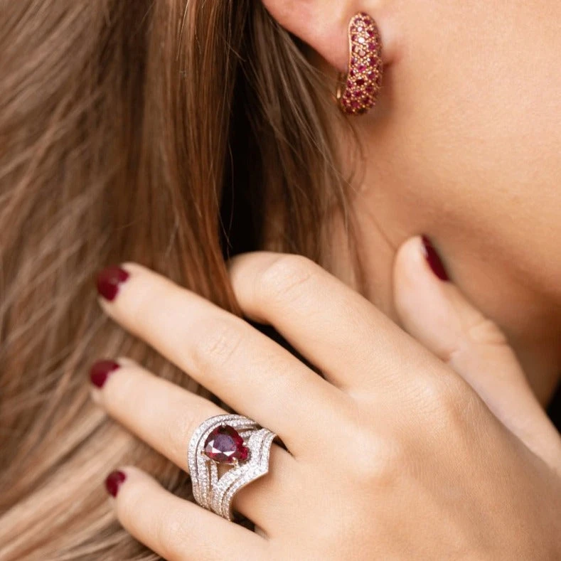 Bague Pavée Diamants En Or Blanc Et Rubis 2 Bague Pavée Diamants En Or Blanc Et Rubis – Image 2