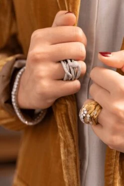 Bague Pavée Diamants Serpent En Or Blanc -Castafiore Boutique bague pavee diamants serpent en or blanc 150173