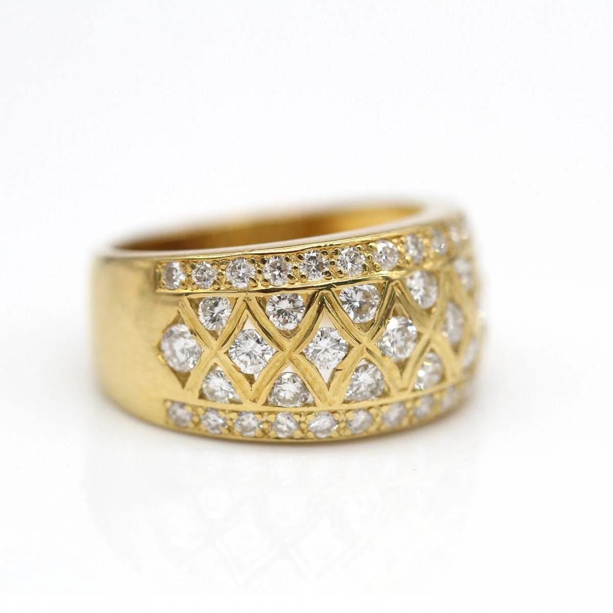 Bague Pavée En Or Jaune Et Diamants 4 Bague Pavée En Or Jaune Et Diamants – Image 4