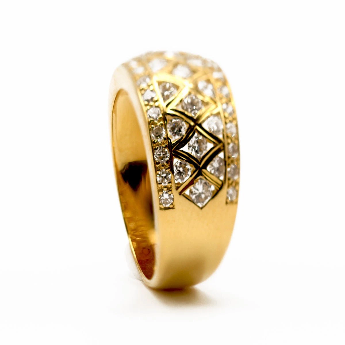 Bague Pavée En Or Jaune Et Diamants 7 Bague Pavée En Or Jaune Et Diamants – Image 7