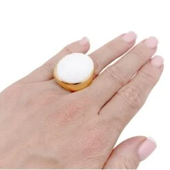 Miller Bague POMELLATO "Victoria" En Or Jaune Et Cacholong -Castafiore Boutique bague pomellato victoria en or jaune et cacholong 387739