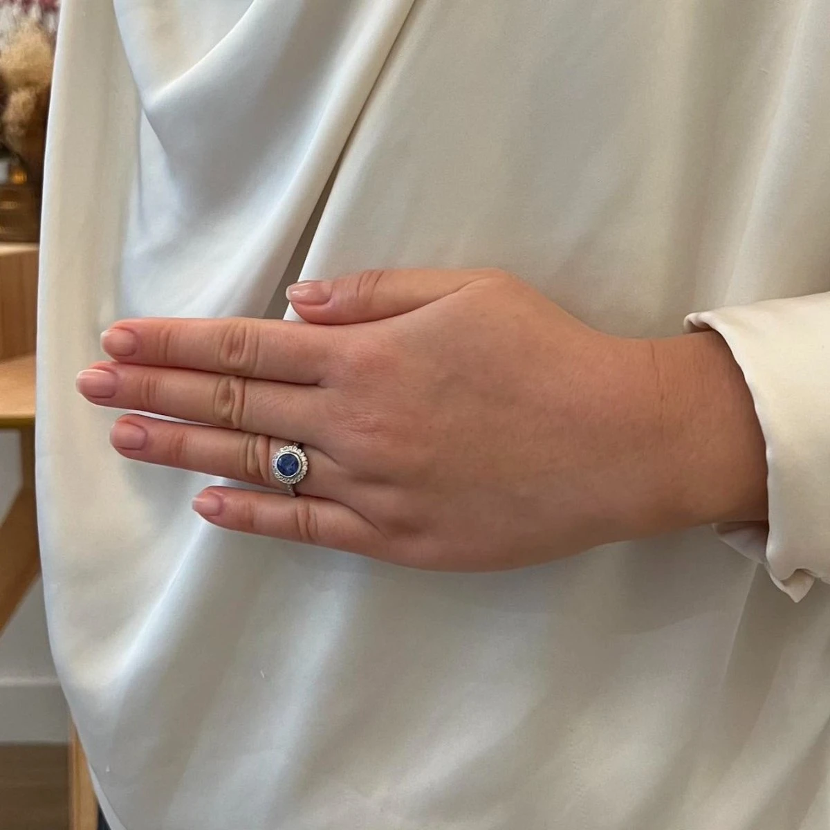 Bague Saphir Rond Et Diamants 2 Bague Saphir Rond Et Diamants – Image 2