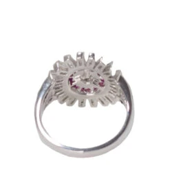Bague Solitaire En Or Blanc, Rubis Et Diamants -Castafiore Boutique bague soleil en or blanc rubis calibres et diamants 231450