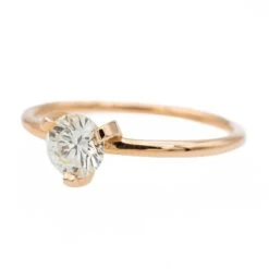 Bague Solitaire Ginette NY "Be Mine Maria" En Or Rose Et Diamant -Castafiore Boutique bague solitaire ginette ny be mine maria en or rose et diamant 574905