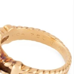 Bague VAN CLEEF & ARPELS "Alhambra" En Or Jaune, Lapis-lazuli Et Diamant -Castafiore Boutique bague van cleef arpels alhambra en or jaune lapis lazuli et diamant 111898