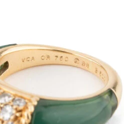 Bague Jonc VAN CLEEF & ARPELS "Philippine" En Or Jaune, Jade Verte Et Diamants -Castafiore Boutique bague van cleef arpels philippine en or jaune jade verte et diamants 272054