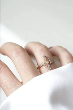 Bague Volutes Diamants Belle Epoque -Castafiore Boutique bague volutes diamants belle epoque 148838