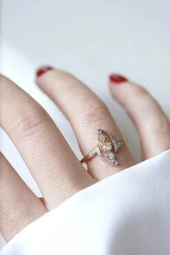 Bague Volutes Diamants Belle Epoque -Castafiore Boutique bague volutes diamants belle epoque 352211