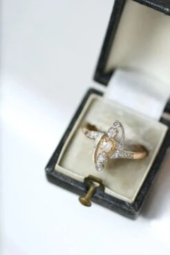 Bague Volutes Diamants Belle Epoque -Castafiore Boutique bague volutes diamants belle epoque 417243