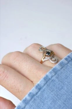 Bague Volutes Diamants Et Saphir -Castafiore Boutique bague volutes diamants et saphir 639349