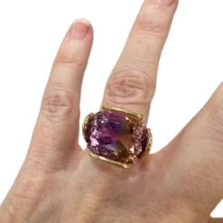 Bague Cocktail En Or Et Amétrine 8 Bague Cocktail En Or Et Amétrine -Castafiore Boutique bagues modernes du 21e siecle en or 18kt et amethyrene 807699