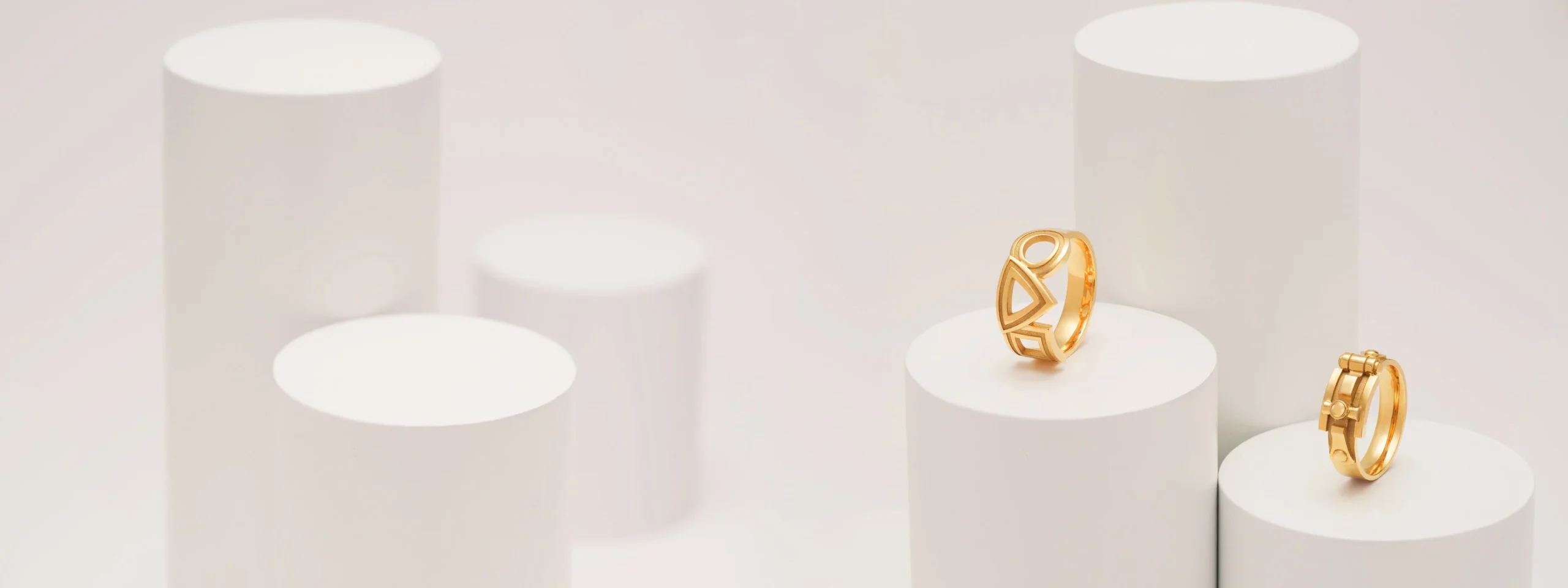 Devant -Castafiore Boutique bagues tout or scaled