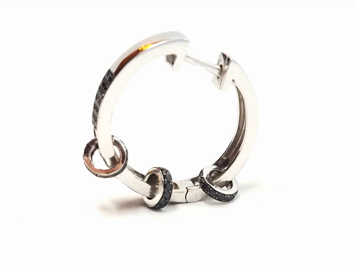 Boucle D'oreille Créole ASHERALI KNOPFER En Or Blanc Et Diamants 6 Boucle D'oreille Créole ASHERALI KNOPFER En Or Blanc Et Diamants – Image 6