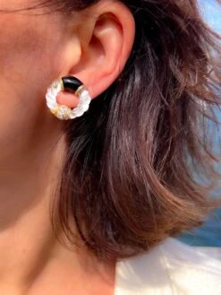 Boucle D'oreille En Or Jaune Onyx,cristal De Roche Et Diamant De La Maison Boucheron -Castafiore Boutique boucle doreille en or jaune onyxcristal de roche et diamant de la maison boucheron 634280