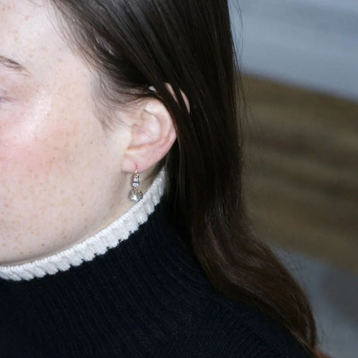 Boucle D'oreilles Dormeuses En Or Jaune, Platine Et Diamants 3 Boucle D'oreilles Dormeuses En Or Jaune, Platine Et Diamants – Image 3