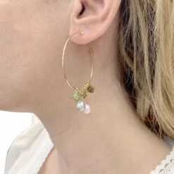 Miller Boucles D'oreille Créoles LOUIS VUITTON "Monogram" En Or Jaune Et Perles -Castafiore Boutique boucles doreille creoles louis vuitton monogram en or jaune et perles 981844