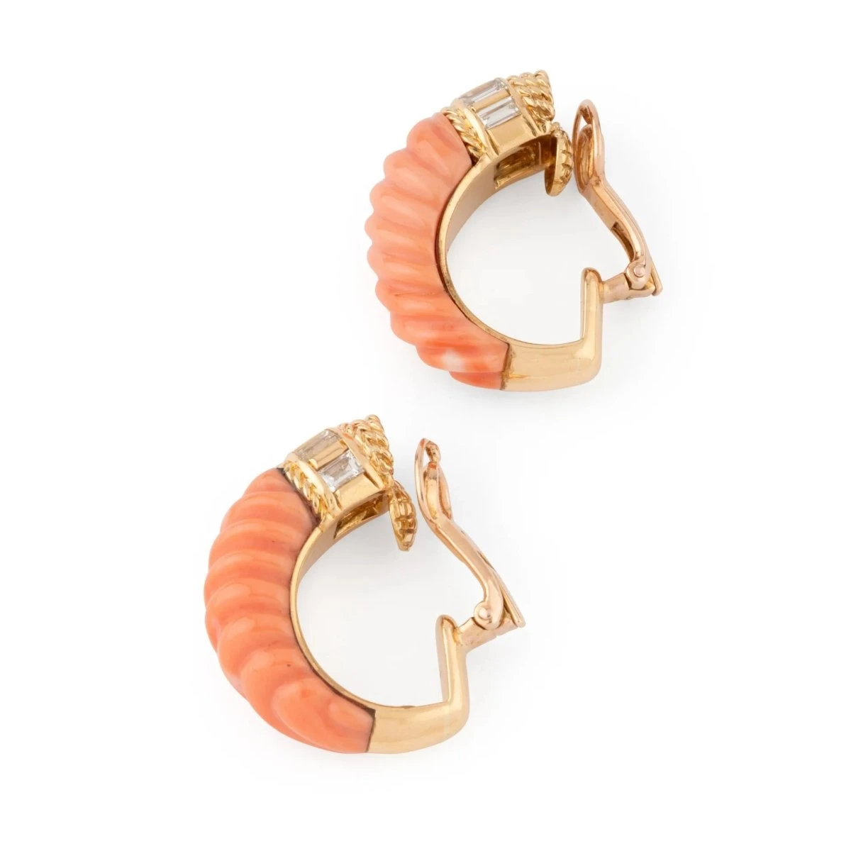 Boucles D'oreilles BOUCHERON Or Jaune, En Corail Et Diamants 7 Boucles D'oreilles BOUCHERON Or Jaune, En Corail Et Diamants – Image 7