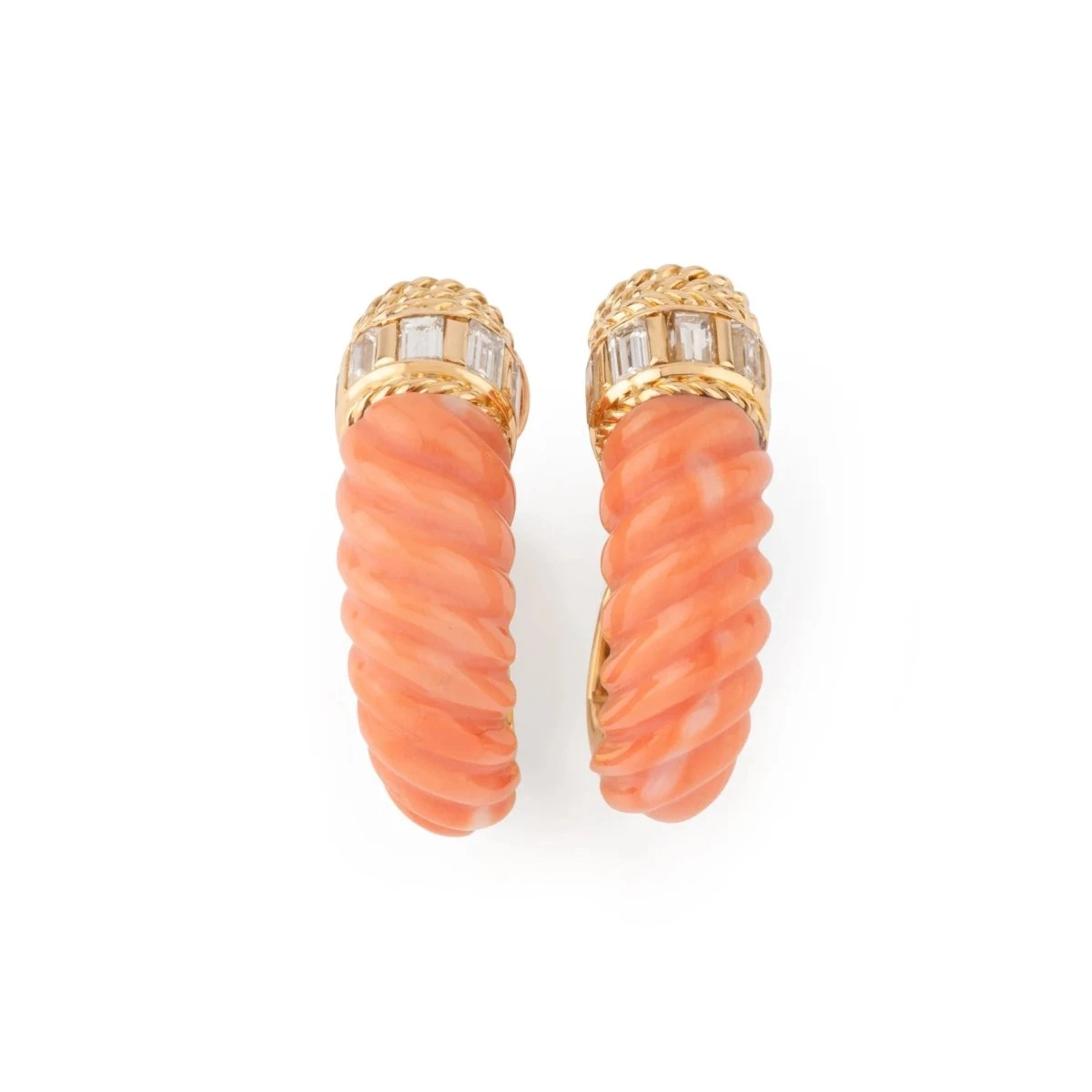 Boucles D'oreilles BOUCHERON Or Jaune, En Corail Et Diamants 4 Boucles D'oreilles BOUCHERON Or Jaune, En Corail Et Diamants – Image 4