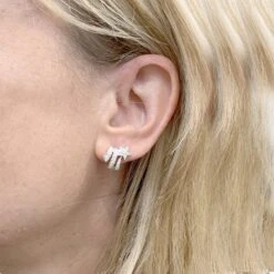 Miller Boucles D'oreilles CHANEL "Etoile Filante" En Or Blanc Et Diamants 11 Miller Boucles D'oreilles CHANEL "Etoile Filante" En Or Blanc Et Diamants -Castafiore Boutique boucles doreilles chanel etoile filante en or blanc et diamants 838824