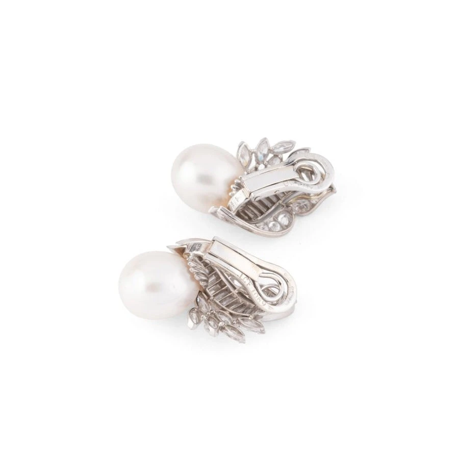 Boucles D'oreilles CHAUMET En Or Blanc, Perles Et Diamants 3 Boucles D'oreilles CHAUMET En Or Blanc, Perles Et Diamants – Image 3