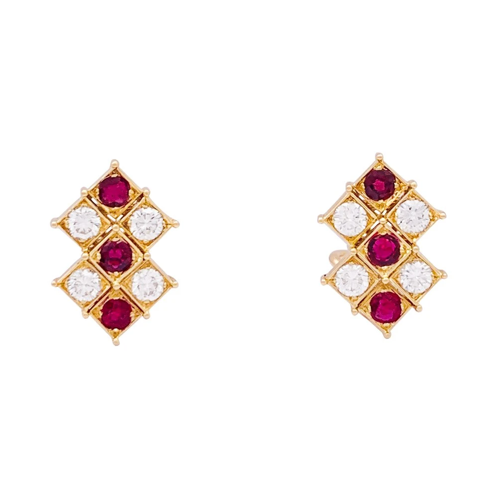 Miller Boucles D'oreilles CHAUMET En Or Jaune, Rubis Et Diamants 1 Miller Boucles D'oreilles CHAUMET En Or Jaune, Rubis Et Diamants