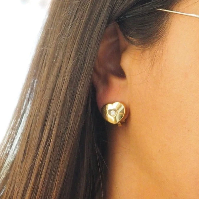 Boucles D'oreilles CHOPARD "Happy Diamonds" En En Or Jaune Et Diamants 2 Boucles D'oreilles CHOPARD "Happy Diamonds" En En Or Jaune Et Diamants – Image 2