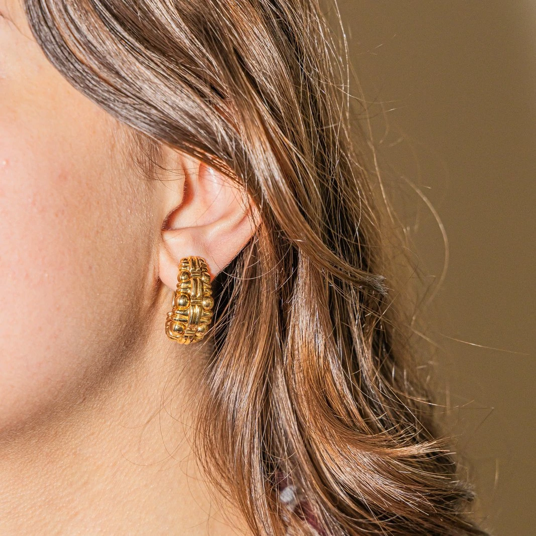 Boucles D'oreilles Clip BOUCHERON "Boules Croisées" En Or Jaune 2 Boucles D'oreilles Clip BOUCHERON "Boules Croisées" En Or Jaune – Image 2