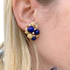 Miller Boucles D'oreilles Clip CHAUMET En Or Jaune, Lapis-lazuli Et Diamants 13 Miller Boucles D'oreilles Clip CHAUMET En Or Jaune, Lapis-lazuli Et Diamants -Castafiore Boutique boucles doreilles clip chaumet en or jaune lapis lazuli et diamants 360144