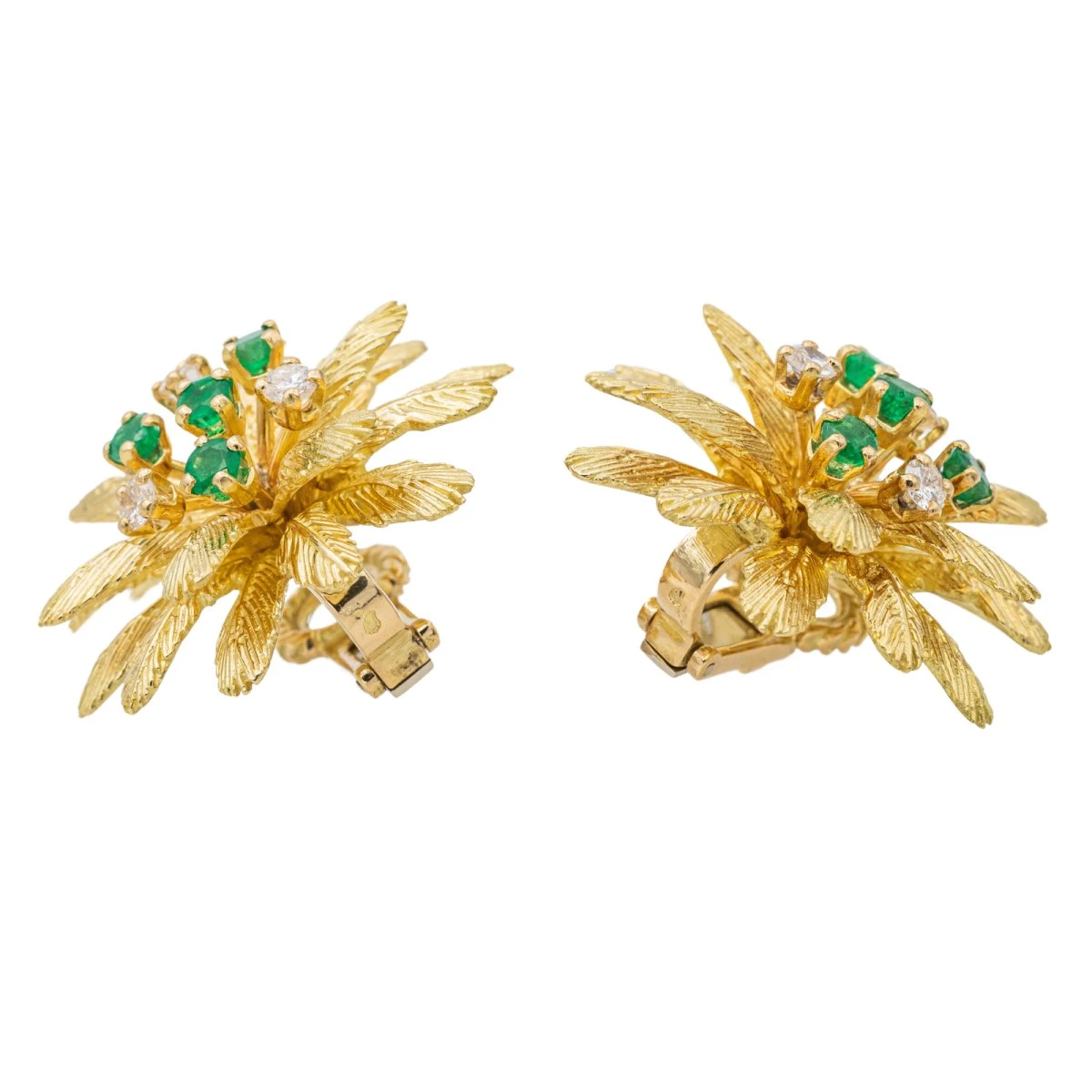 Boucles D'oreilles Clip En Or Jaune émeraude Et Diamant 3 Boucles D'oreilles Clip En Or Jaune émeraude Et Diamant – Image 3