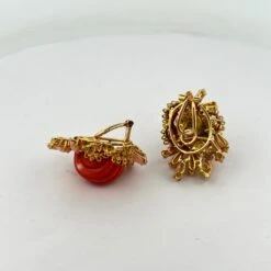 Boucles D'oreilles Clip En Or Jaune Et Corail -Castafiore Boutique boucles doreilles clip en or jaune et corail 961425