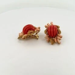 Boucles D'oreilles Clip En Or Jaune Et Corail -Castafiore Boutique boucles doreilles clip en or jaune et corail 998005