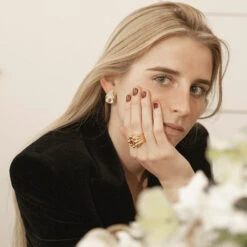 Boucles D’oreilles Clip En Or Jaune, Nacre, Citrine Et Diamants -Castafiore Boutique boucles doreilles clip en or jaune nacre citrine et diamants 923107