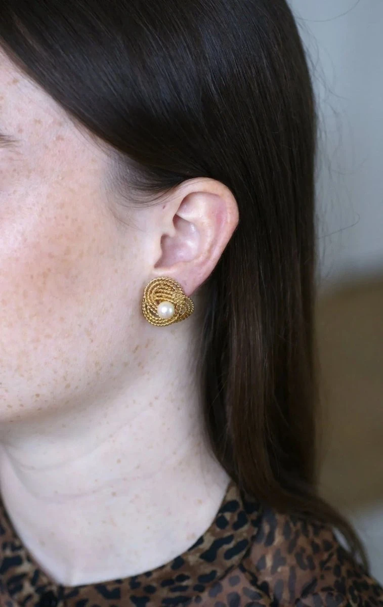 Boucles D'Oreilles Clip Gubelin Or Torsadé Et Perles 2 Boucles D'Oreilles Clip Gubelin Or Torsadé Et Perles – Image 2