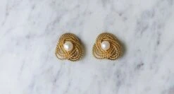 Boucles D'Oreilles Clip Gubelin Or Torsadé Et Perles 19 Boucles D'Oreilles Clip Gubelin Or Torsadé Et Perles -Castafiore Boutique boucles doreilles clip gubelin or torsade et perles 815014