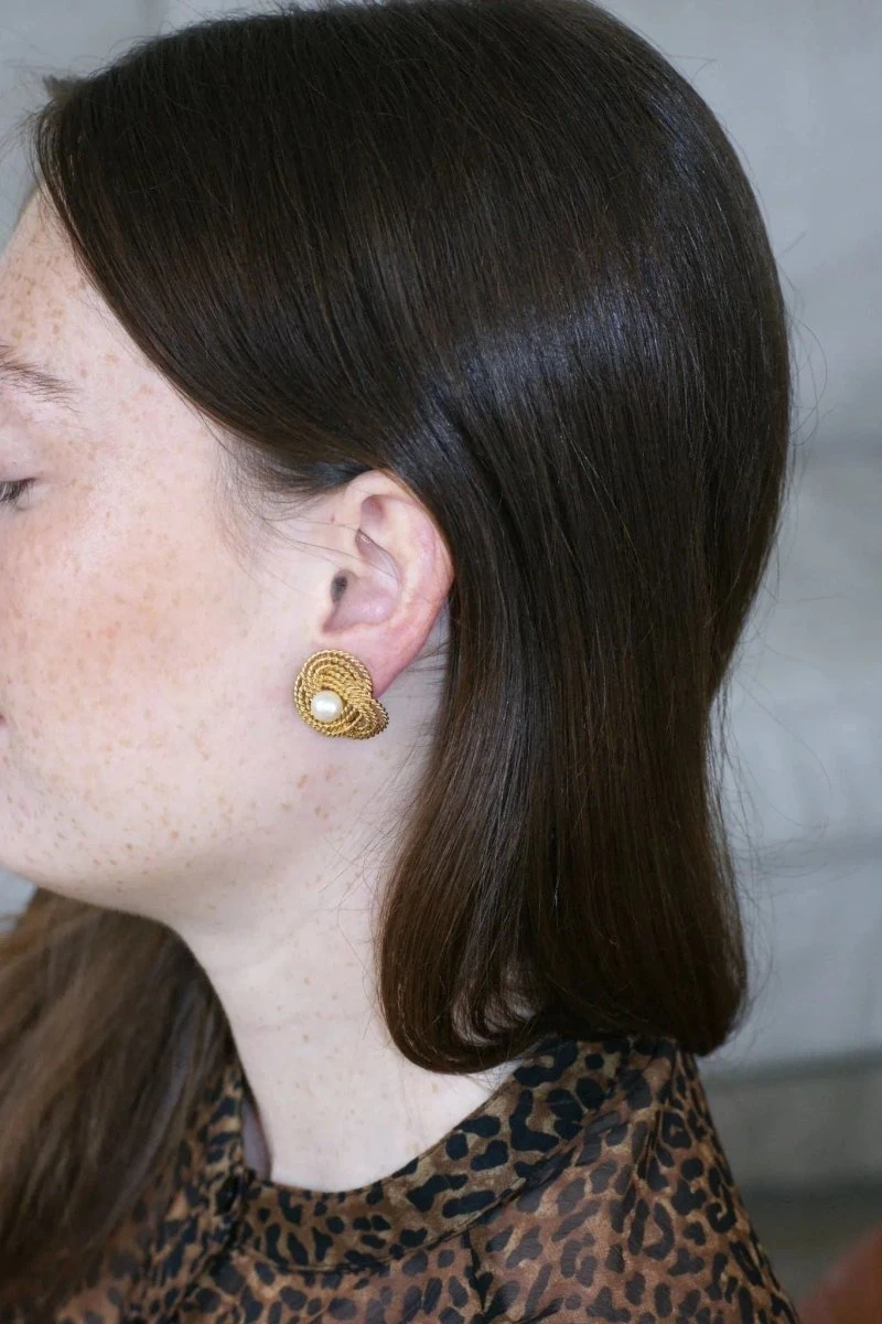 Boucles D'Oreilles Clip Gubelin Or Torsadé Et Perles 7 Boucles D'Oreilles Clip Gubelin Or Torsadé Et Perles – Image 7