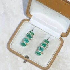 Boucles D'oreilles Clips En Or Jaune, émeraudes Et Diamants -Castafiore Boutique boucles doreilles clips en or jaune emeraudes et diamants 518341