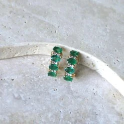 Boucles D'oreilles Clips En Or Jaune, émeraudes Et Diamants -Castafiore Boutique boucles doreilles clips en or jaune emeraudes et diamants 802510