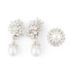 Boucles D'oreilles Clips En Platine, Perles Et Diamants -Castafiore Boutique boucles doreilles clips en platine perle et diamant 472009