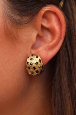 Boucles D'oreilles Clips FRED "Léopard", En Or Jaune Et émail -Castafiore Boutique boucles doreilles clips fred leopard en or jaune et email 416589