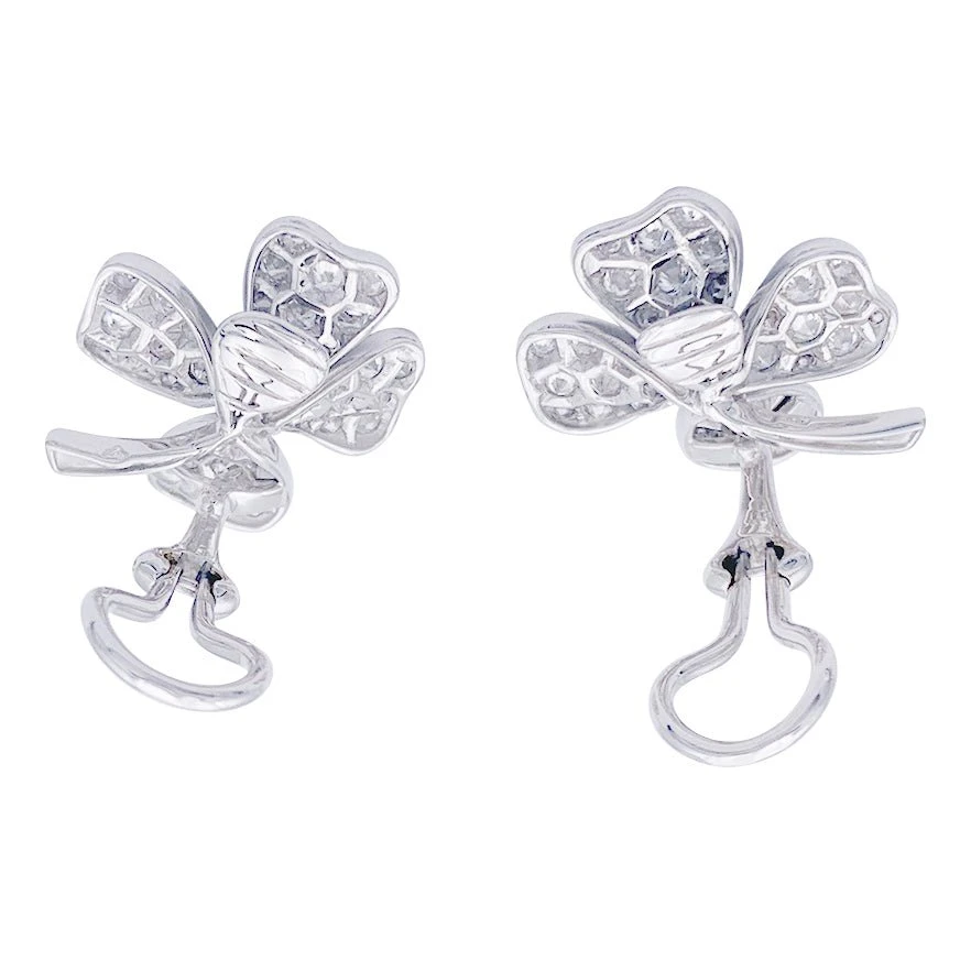 Miller Boucles D'oreilles Clips FRED "Trèfles", En Or Blanc Et Diamants 4 Miller Boucles D'oreilles Clips FRED "Trèfles", En Or Blanc Et Diamants – Image 4