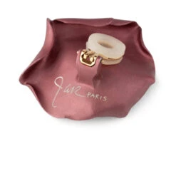 Boucles D'oreilles Clips Pétales De Rose JAR En Aluminium Et Or Jaune -Castafiore Boutique boucles doreilles clips petales de rose jar en aluminium et or jaune 404069