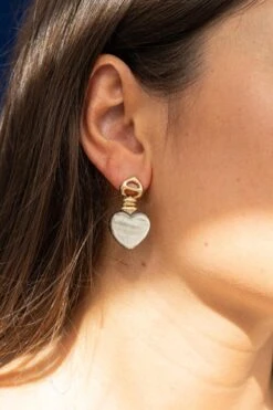 Boucles D'oreilles Coeur Or Jaune Nacre -Castafiore Boutique boucles doreilles coeur or jaune nacre 566650