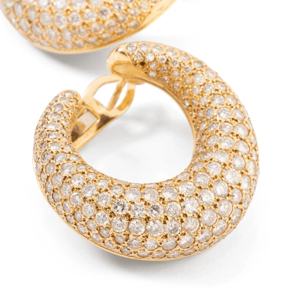 Boucles D'oreilles Créoles En Or Jaune Pavées De Diamants 6 Boucles D'oreilles Créoles En Or Jaune Pavées De Diamants – Image 6