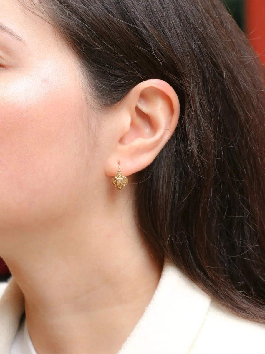 Boucles D'oreilles Dormeuses En Or Jaune Et Perles Fines 6 Boucles D'oreilles Dormeuses En Or Jaune Et Perles Fines – Image 6