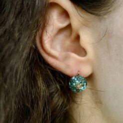 Boucles D'oreilles Dormeuses En Or Jaune, Turquoise Et Diamants -Castafiore Boutique boucles doreilles dormeuses vers 1900 avec turquoises et roses de diamant 525583